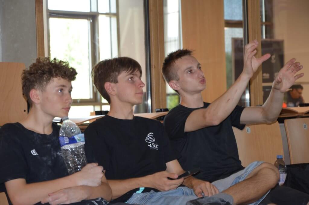Lecture des voies avant la compétition de la Coupe de France de Troyes